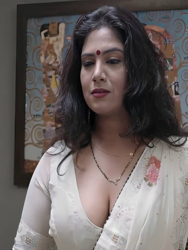 Housewife escorts in Pune